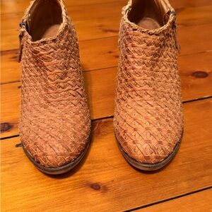 Sundance Woven Leather Ankle Boots EU 38